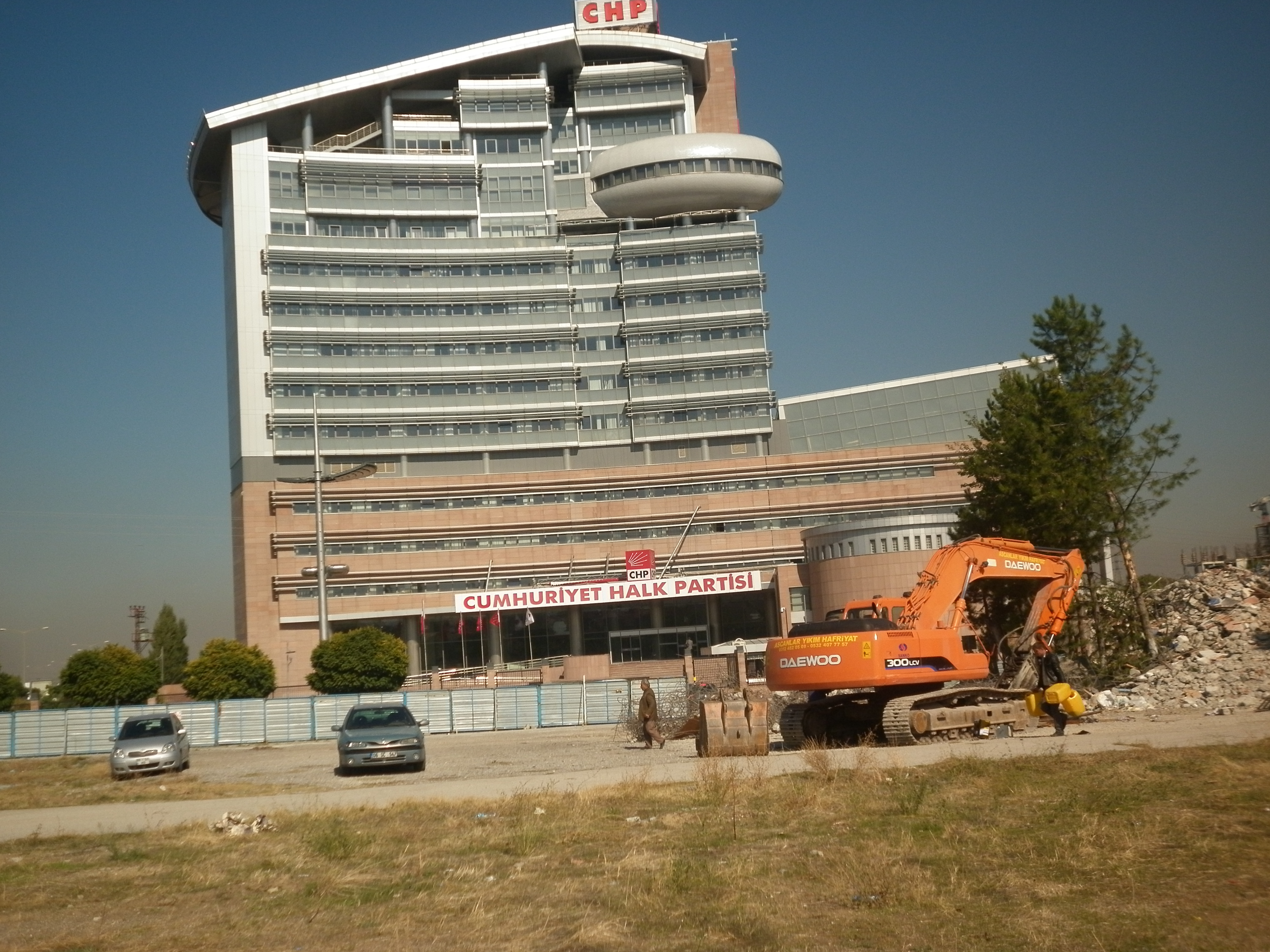 ANKARA ESKİŞEHİRYOLU ESKİ BALIKÇI RESTAURANT BİNASI YIKIMI